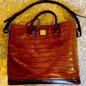 Dooney and Bourke purse! In great, well loved condition.